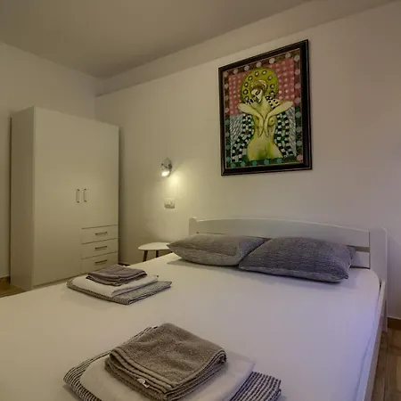 Wonderful Nezakcij With Pool Near The Town And The Villa